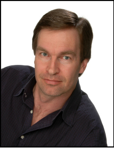 Jim Lego, auteur de Clair-Obscur, également présent au Salon de Montréal.